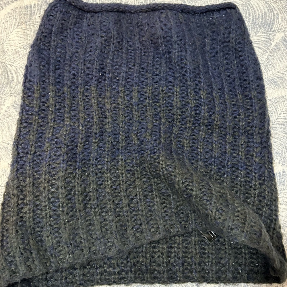Guess Black and Gray Knit Scarf